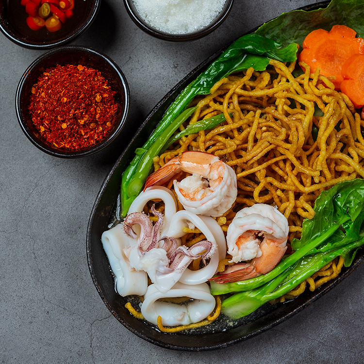 บะหมี่ทอด / เส้นข้าวซอย